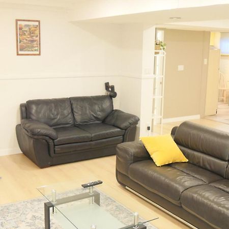 מיסיסאוגה Applewood Gardens Apartment מראה חיצוני תמונה